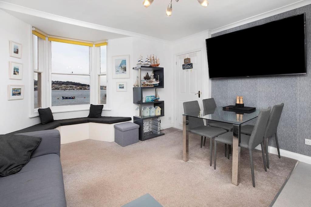 Beach Front Flat Shaldon With Parking Eksteriør billede