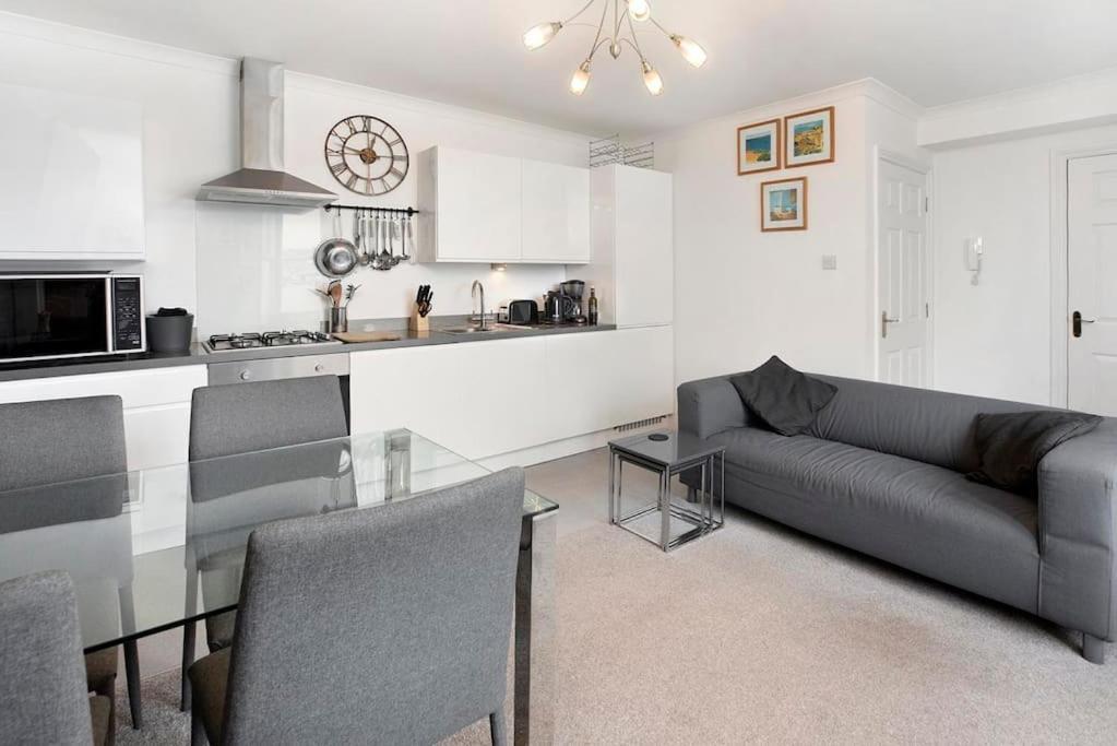 Beach Front Flat Shaldon With Parking Eksteriør billede