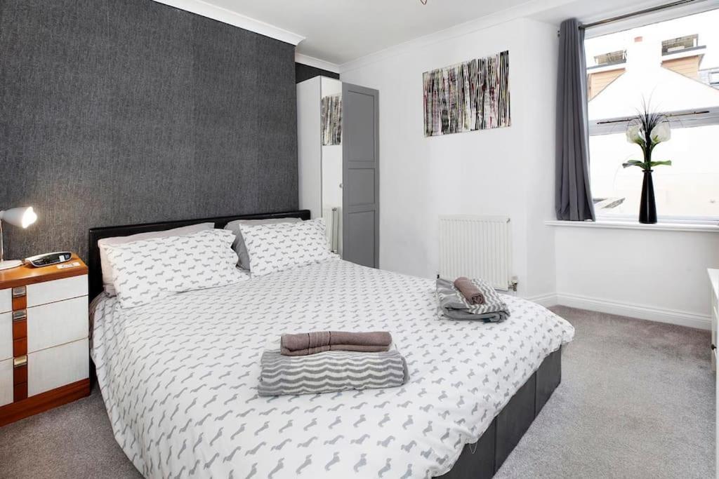 Beach Front Flat Shaldon With Parking Eksteriør billede